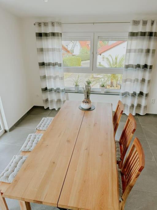 Apartment 100 Qm Im Weindorf - Balkon/Garage Aspisheim Exteriér fotografie